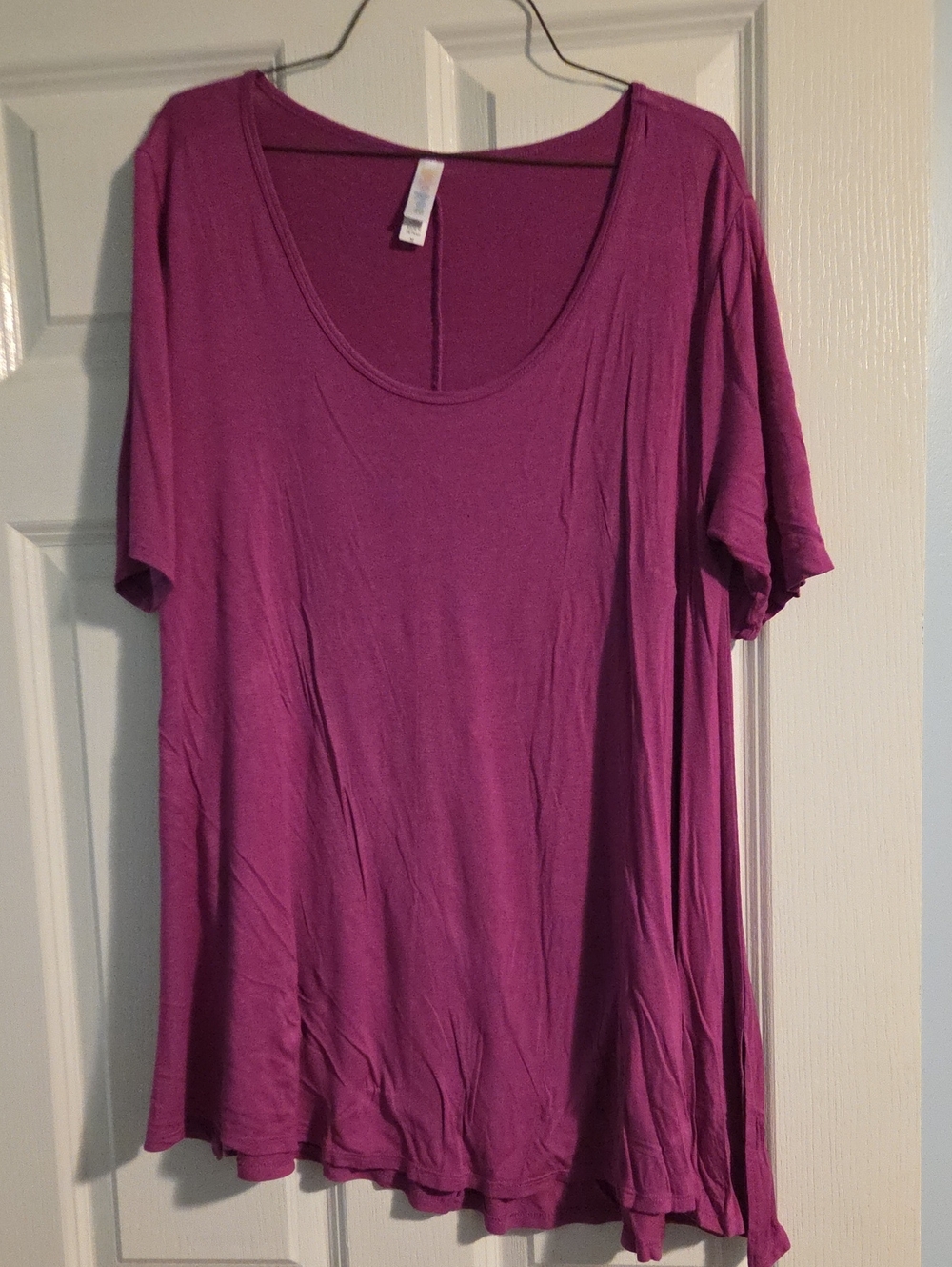LuLaRoe Scoop Neck Short Sleeve Top - Magenta Plum